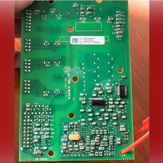 1PC used working PN-306990 Rockwell Automation Allen-Bradley Board #QYM001