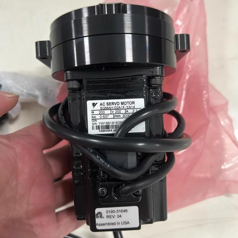 1 PCS new Yaskawa Servo Motor SGMAH-02A1F-YA14#LYQ007