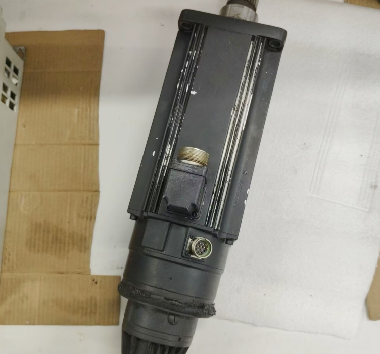1PC USED MAC093B-0-0S-4-C/110-A-2/DI522LV/S004 Rexroth Servo Motor Tested working #lyd001&j1688
