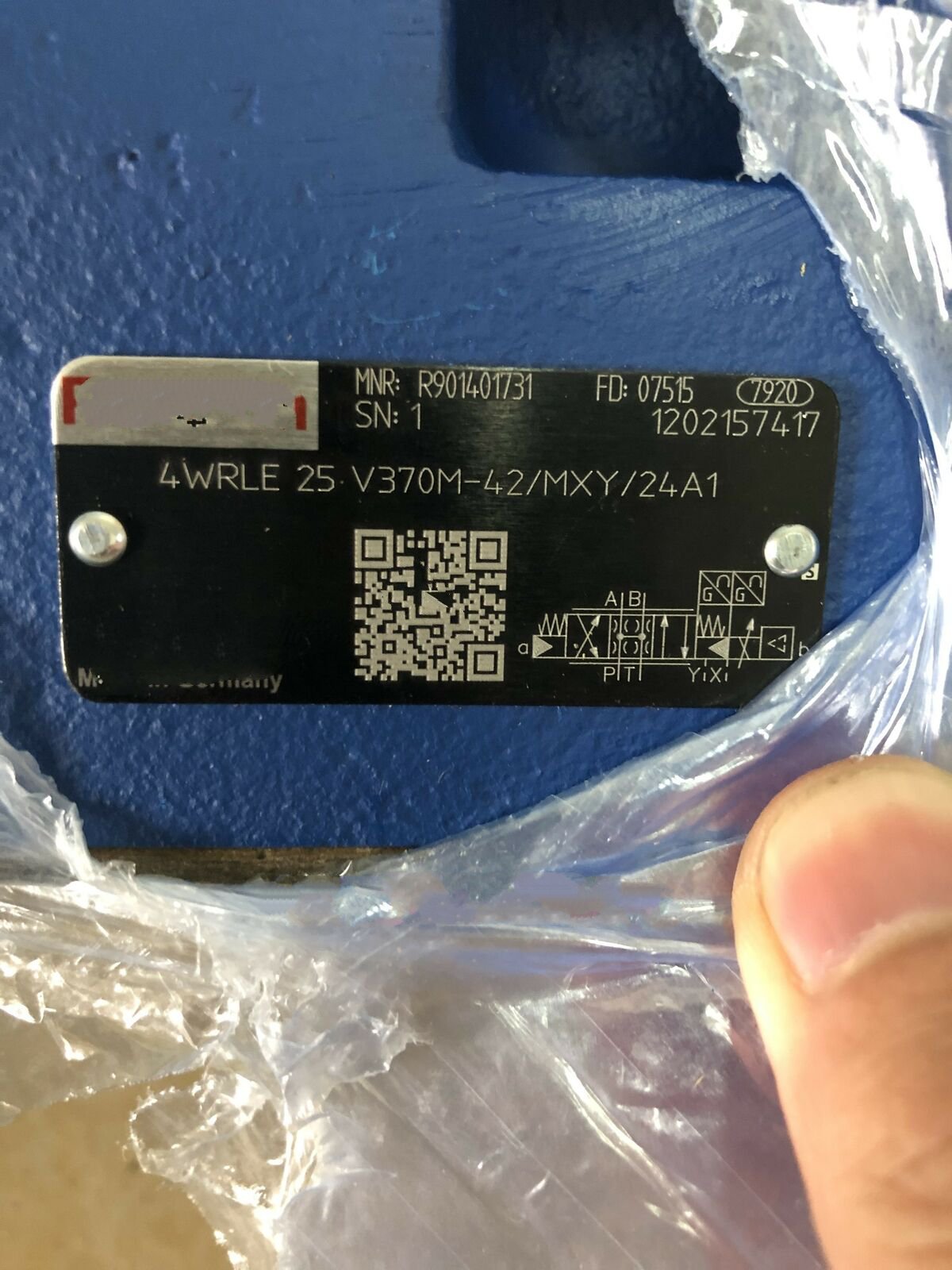 1 PCS NEW 4WRLE25V370M-42/MXY/24A1 R901401731 #OYF033