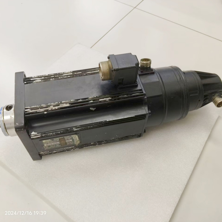 1PC USED MAC093B-0-0S-4-C/110-L-0/DI594LV/S004  Rexroth Servo Motor Tested working #lyd001&j1688