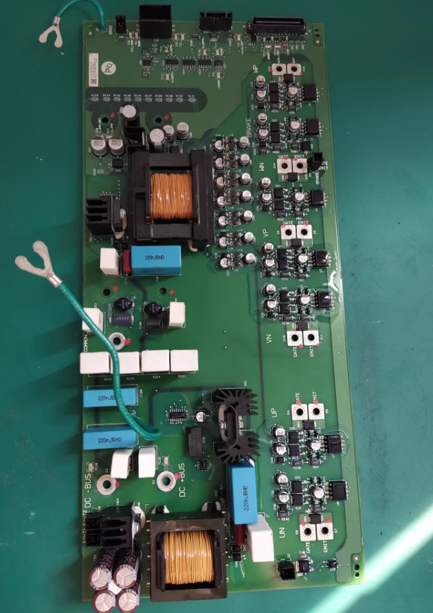 1 PC used working  PN-347154 SK-R9-PINT2-CF7A  Allen-Bradley  Rockwell Automation Inverter Drive Board / Power Interface Board   #QYM001 J1688