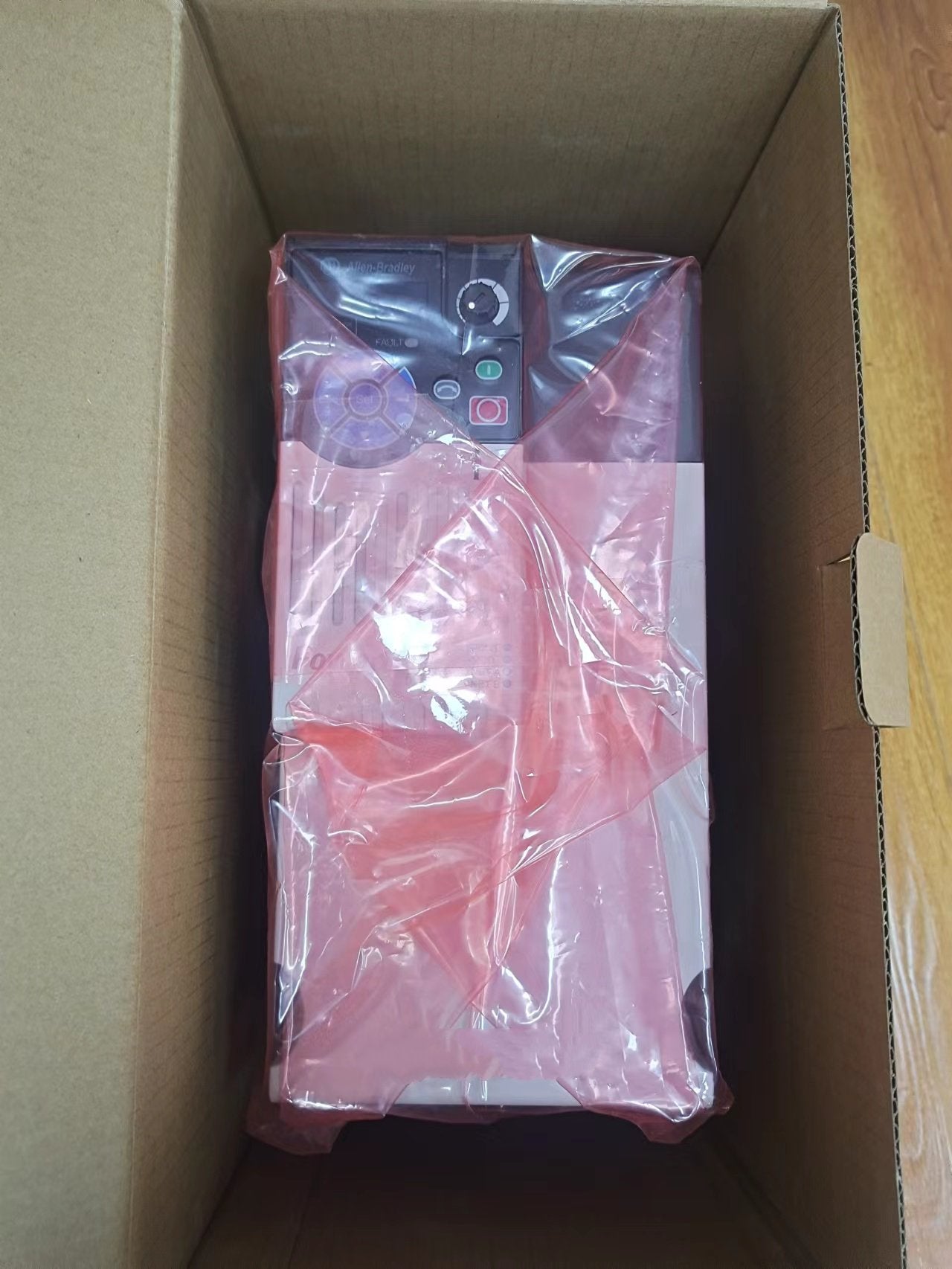 1pc  new 25A-D4P0N104 #OYF002