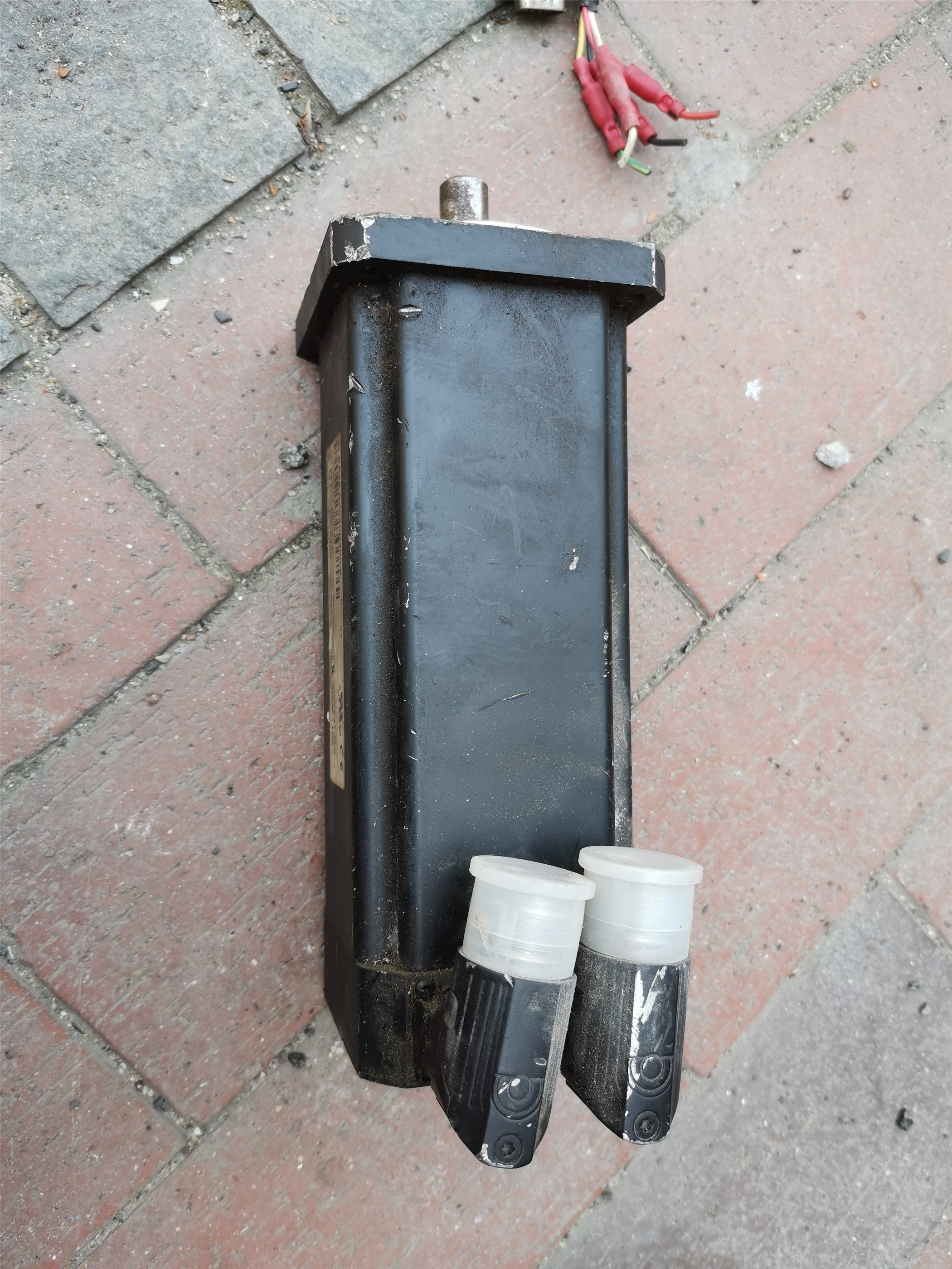 1PC for used  8LSA35.R0030D200-0  #OYF033