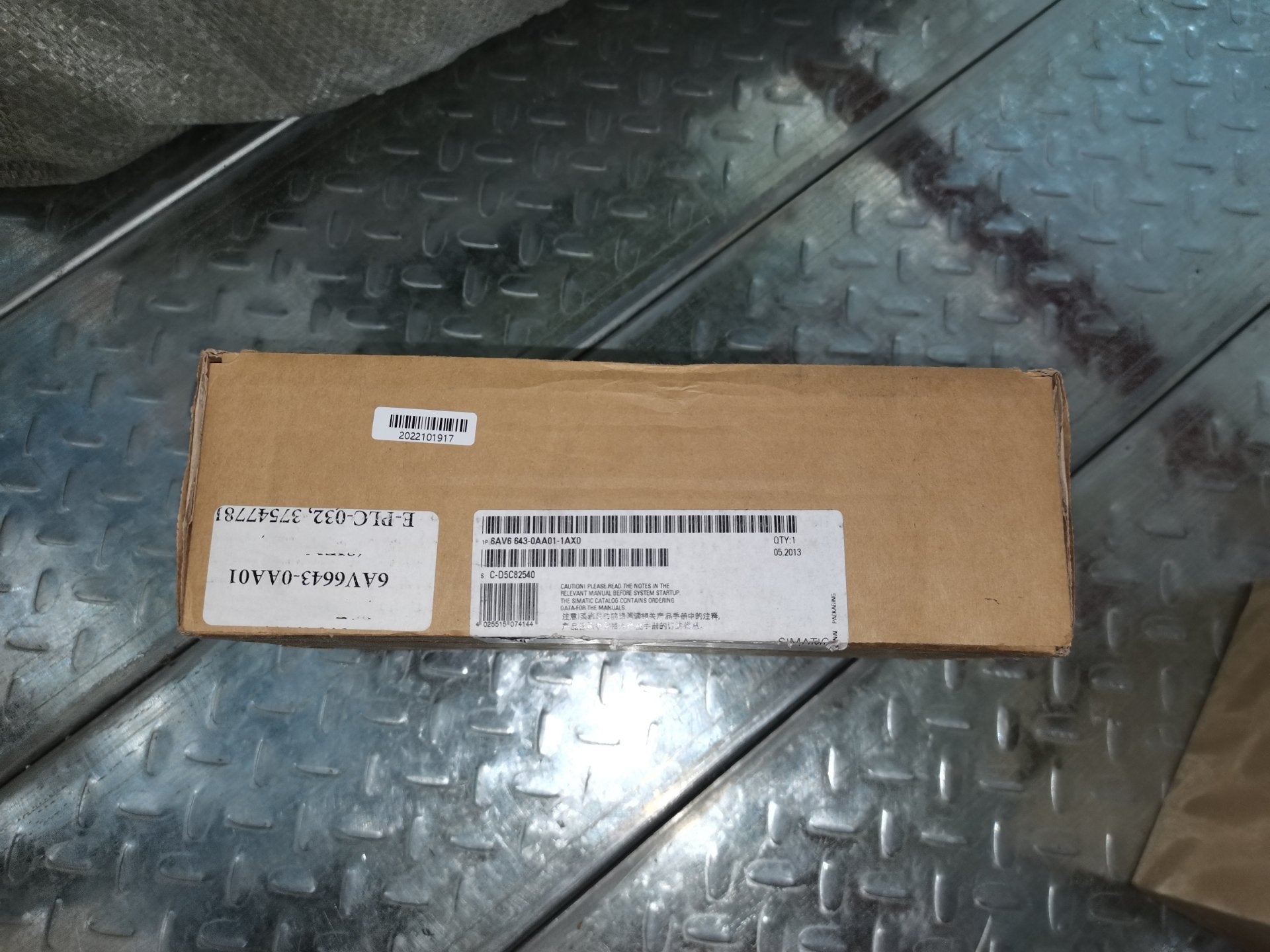 1 PCS NEW 6AV6643-0AA01-1AX0  #OYF033