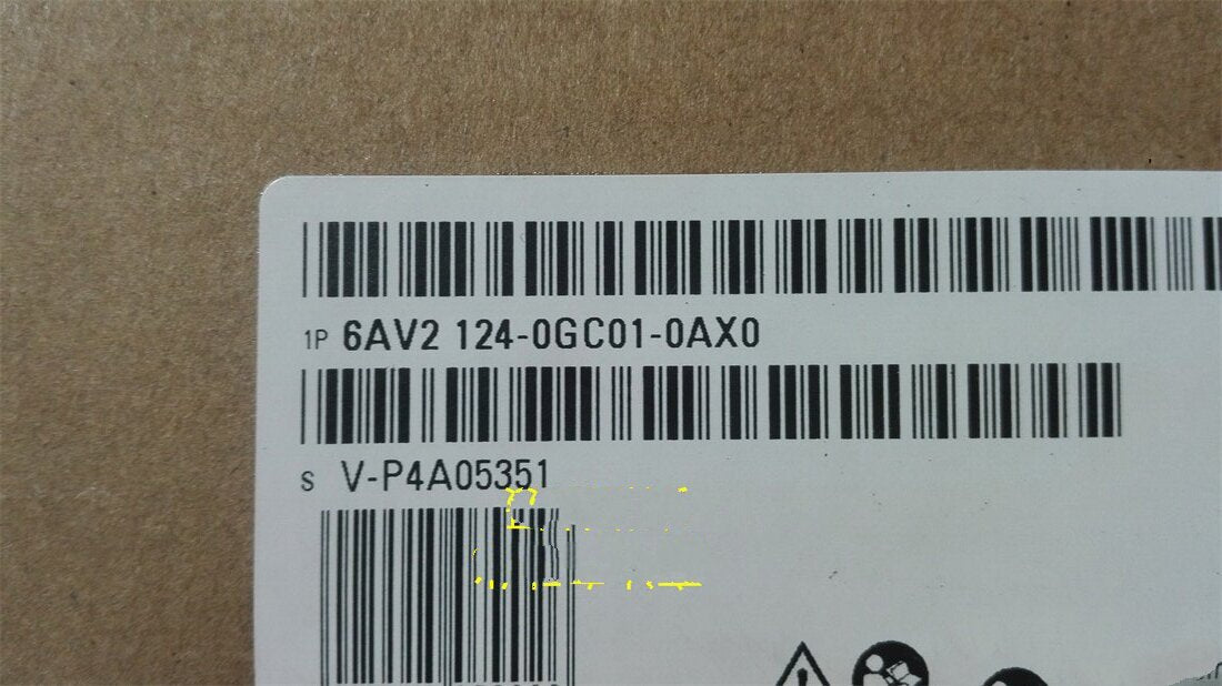 1 PCS NEW  6AV2 124-0GC01-0AX0  #OYF033