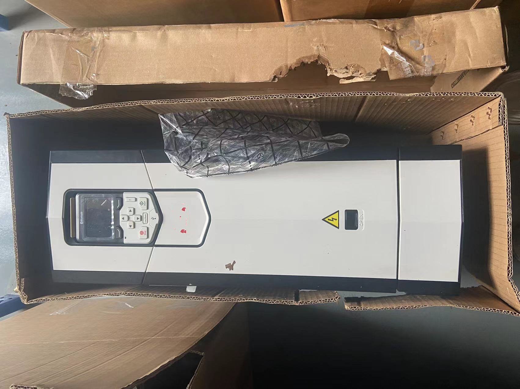 1 PCS NEW   ACS880-01-072A-3   #OYF033