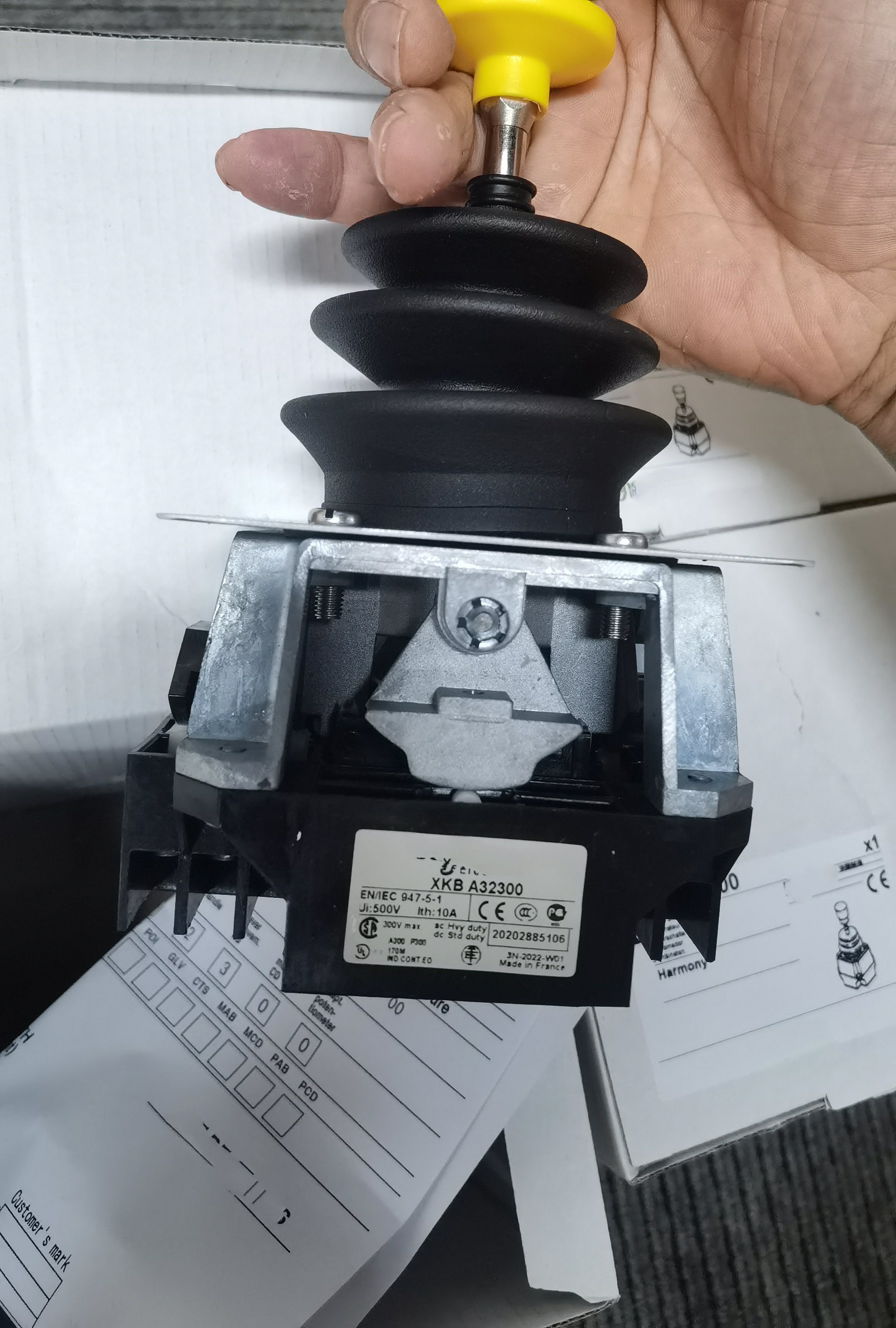 1 PCS NEW   XKB-A32300 #OYF033