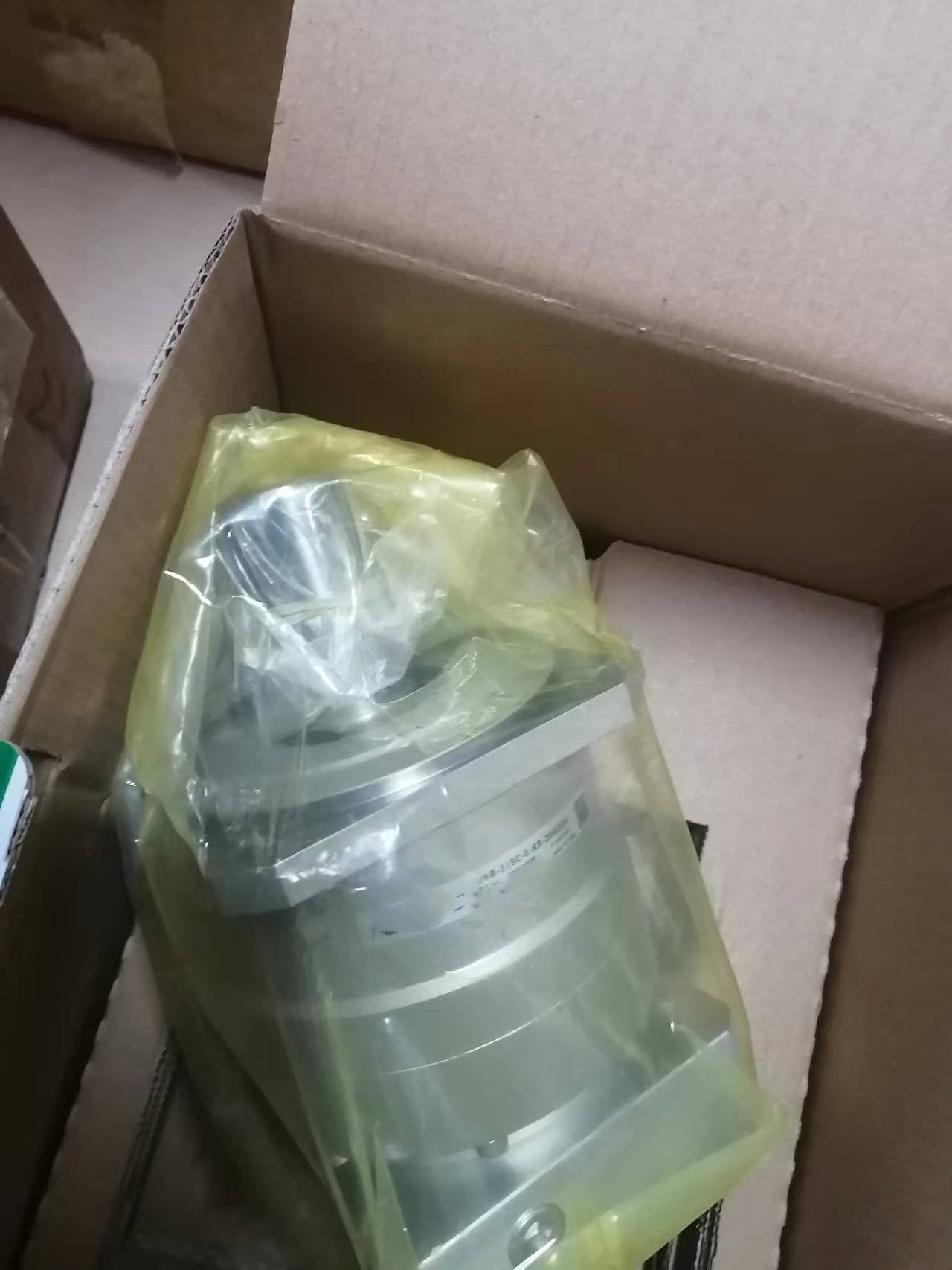 1 PCS NEW   VRB-115C-8-K3-28GD24  #OYF033