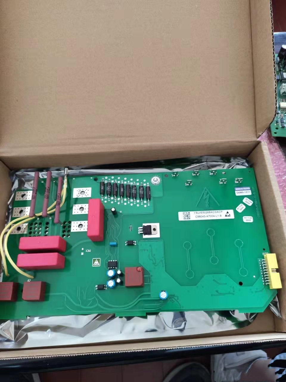 1PC  NEW   C98043-A7004-L1   #OYF001