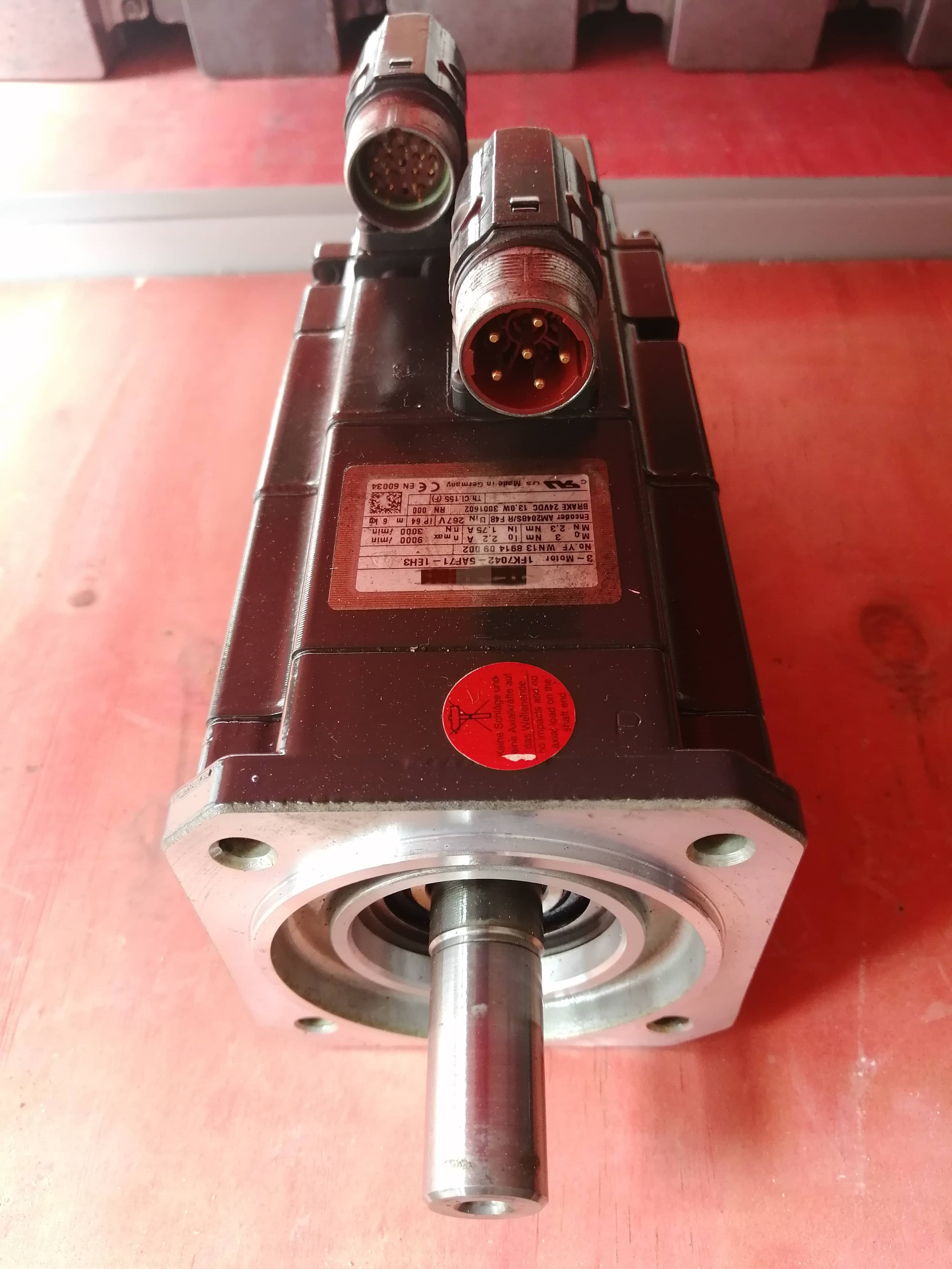 1pc used   1FK7042-5AF71-1EH3  #OYF088