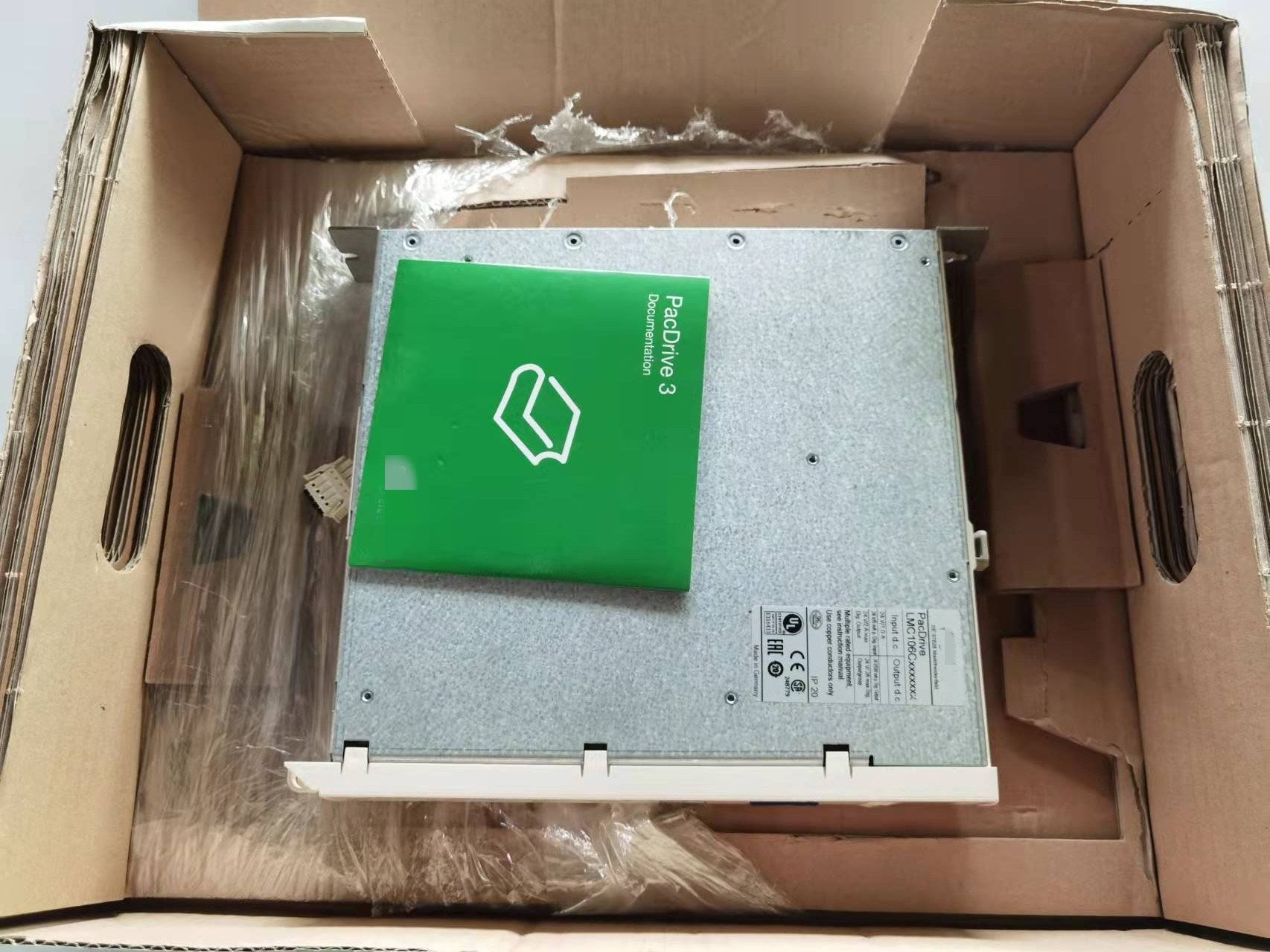 1pc  new  LMC106CAA10120 LMC106CXXXXXXX  #OYF088