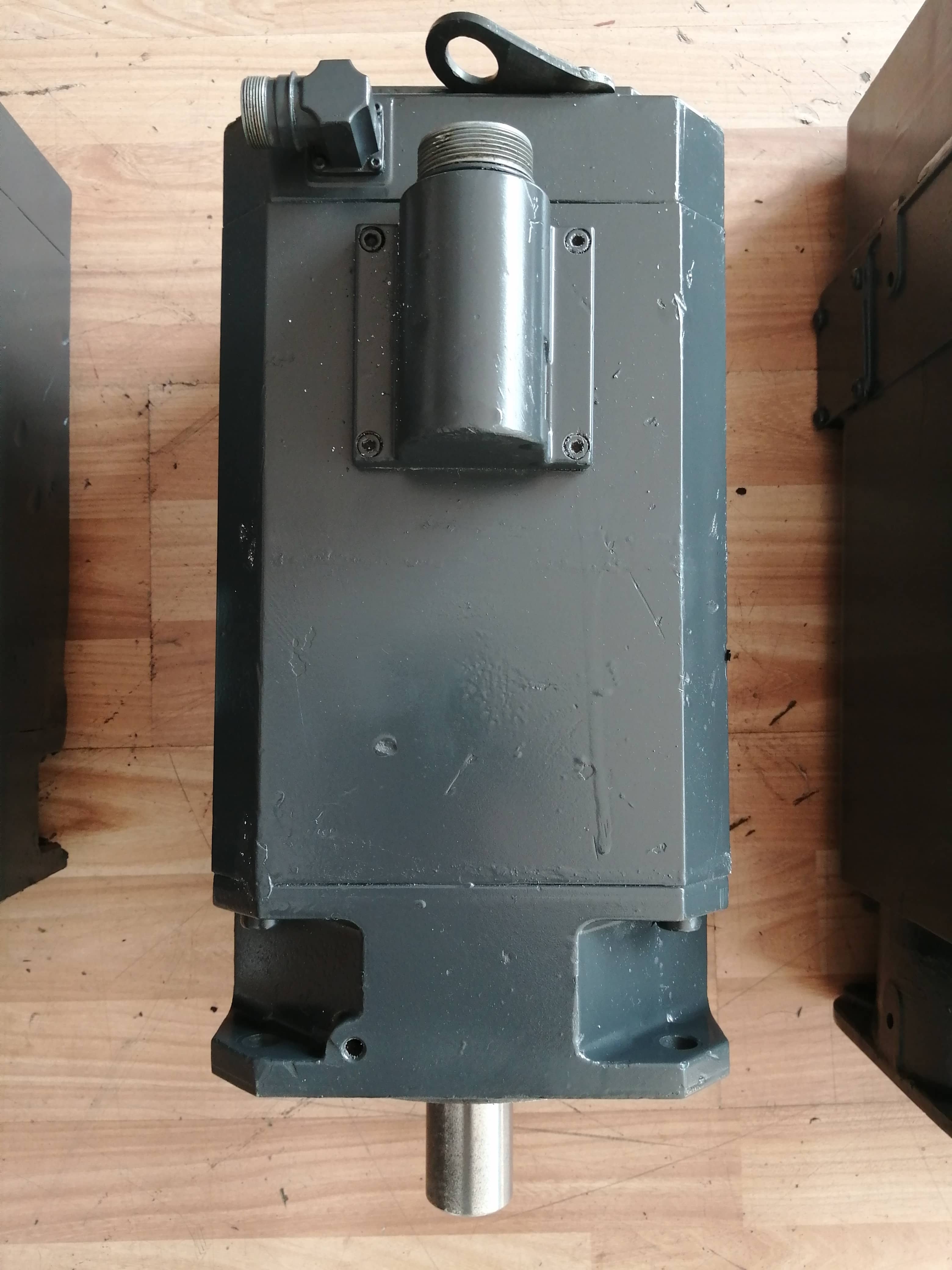 1pc used   1FT6105-8AC71-3TG1-Z  #OYF088