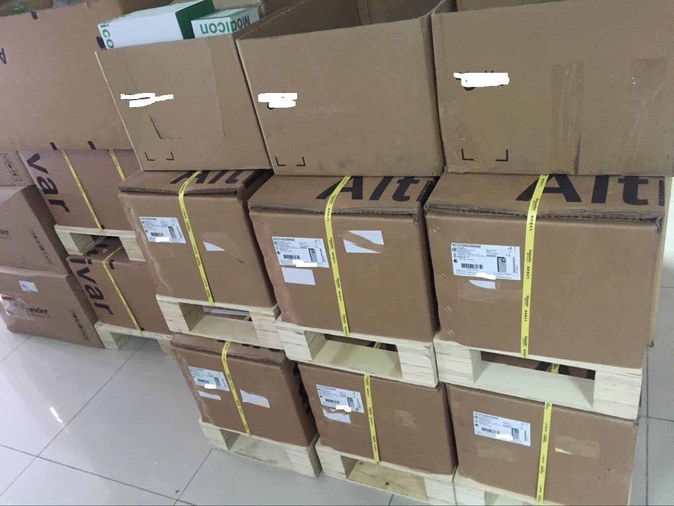 1pc  for NEW   ATV61HC22N4   #OYF003