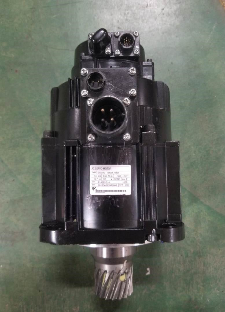 1pc  USED   SGMRV-13ANA-YR21  #OYF003