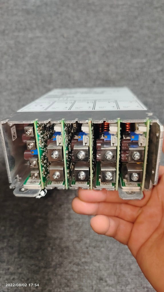 1PC for used  750V7047VK   #OYF008