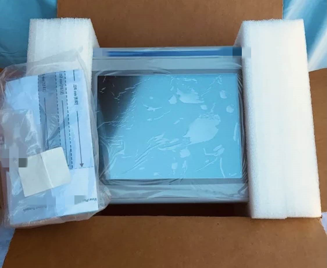 1PCS  NEW 2711P-B7C4D2  #OYF009