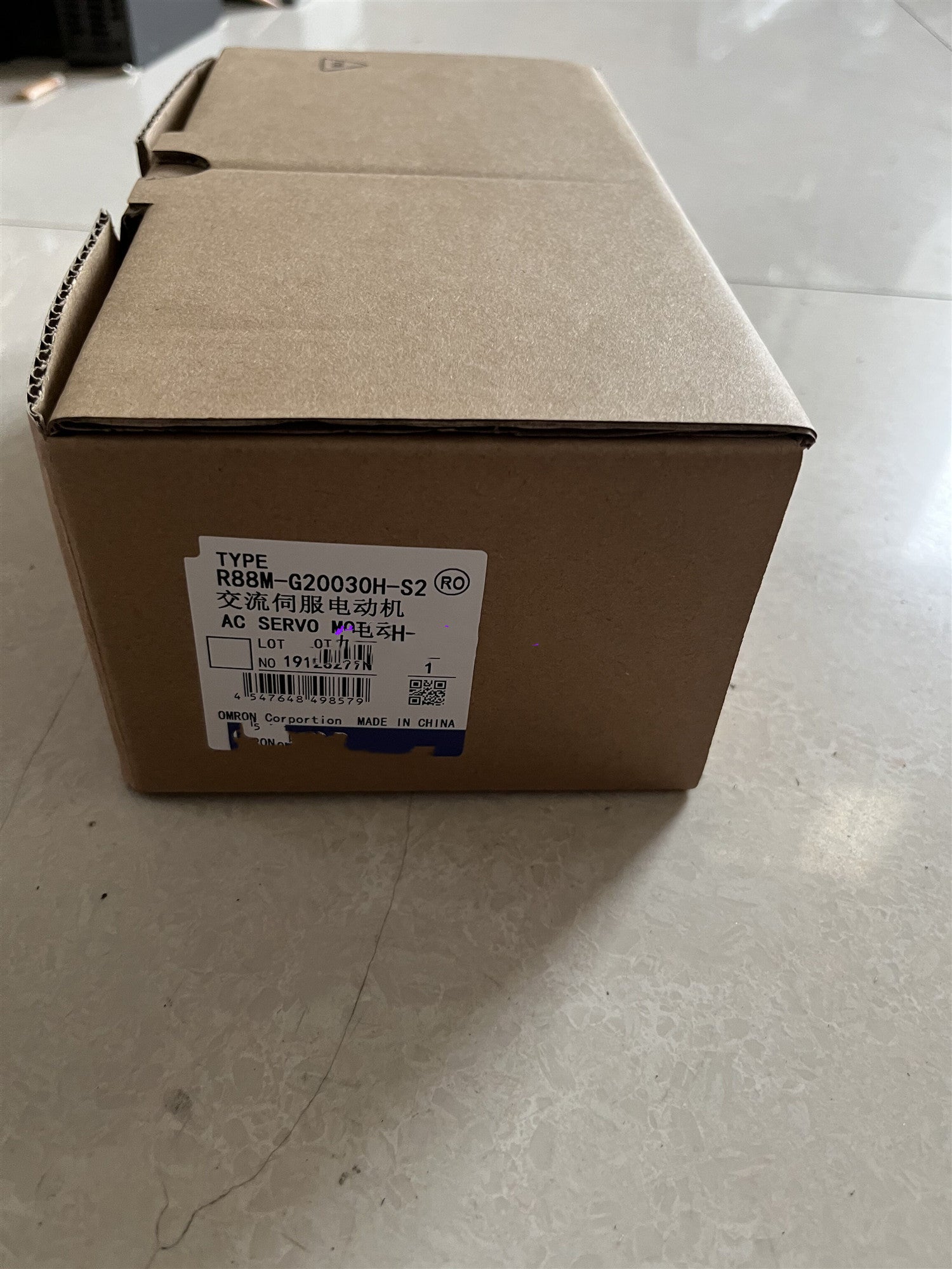 1PCS NEW  R88M-K2K030T-BS2-Z   #OYF009