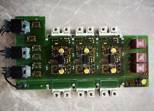 1PC used A5E00825001 FS300R12KE3-S1 #OYF007