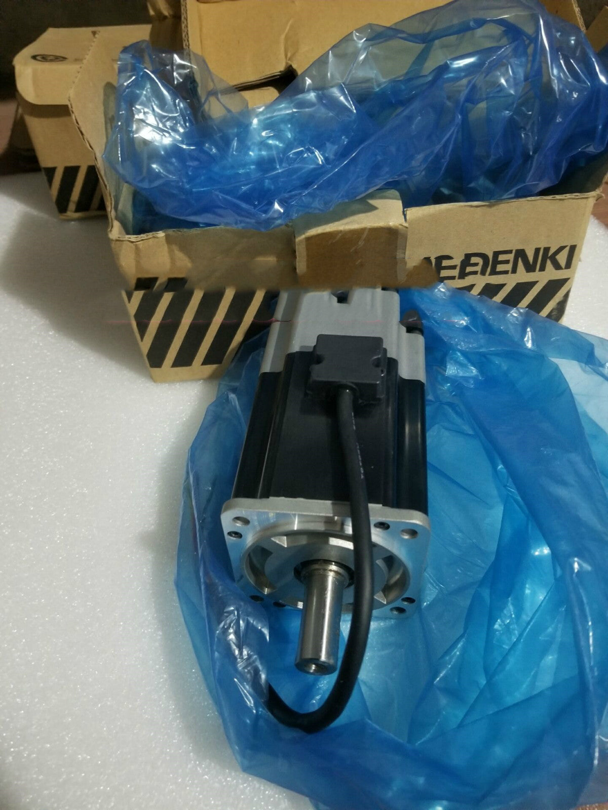 1PCS NEW  Q2AA13300LCP66  #OYF009