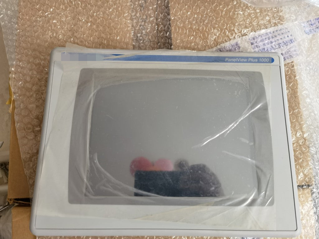 1PCS  USED 2711P-B10C15D1 #OYF009