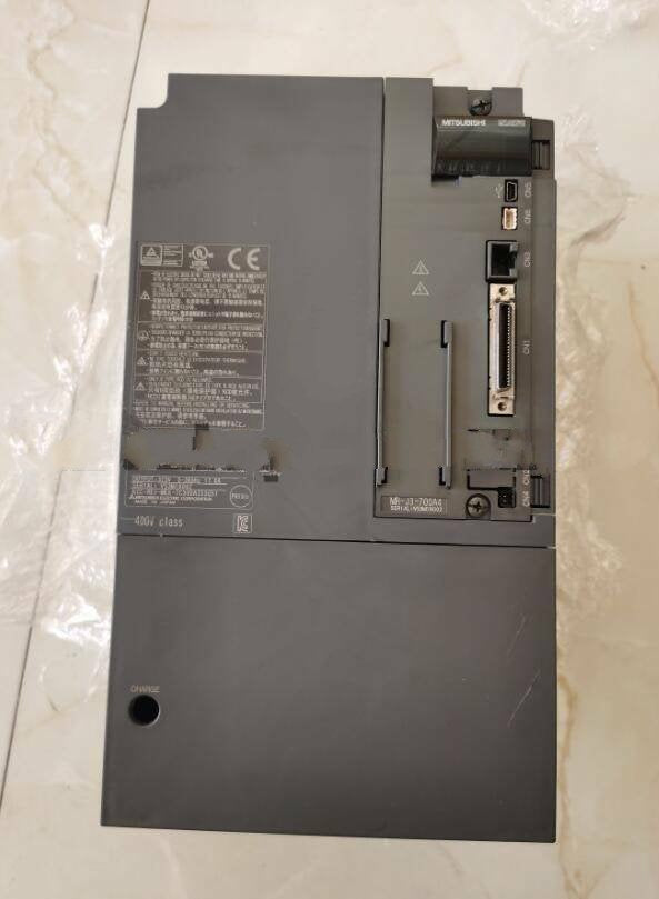 1PCS for  used    MR-J3-700A4   #OYF003